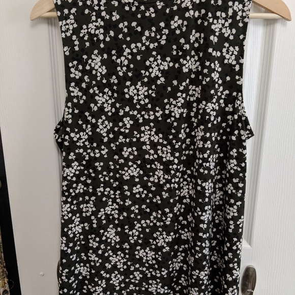 Banana Republic Shell Tank - Picture 3 of 3